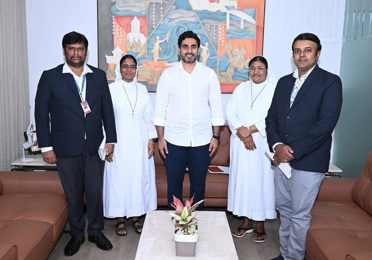 Semi Christmas 2024 - Image 4