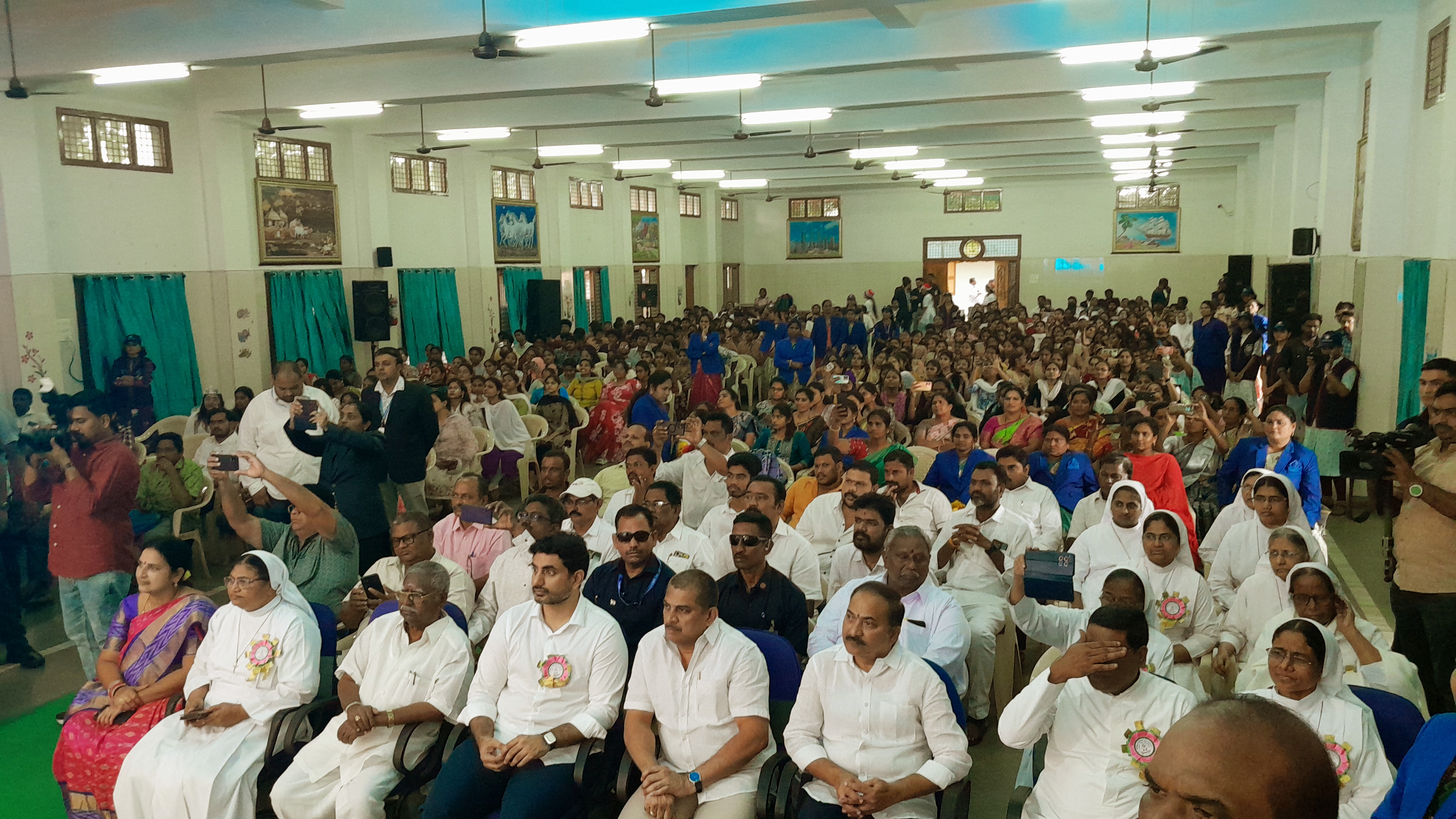 Semi Christmas 2024 - Image 5