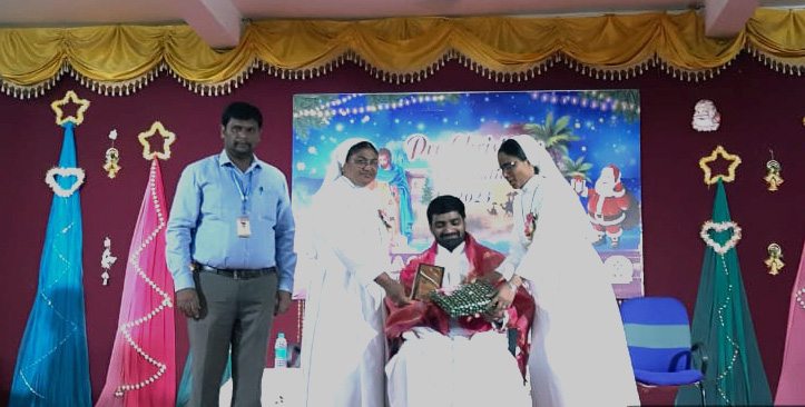 Semi Christmas 2023 - Image 9